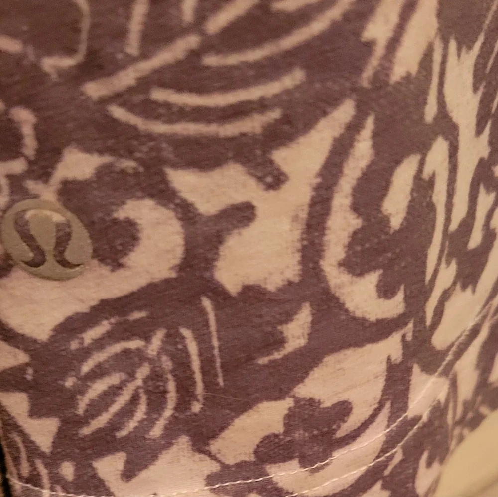 Lululemon top - Picture 2 of 3